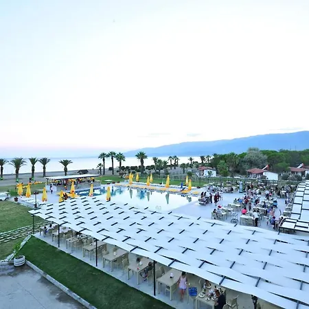 Afytos Tatil Koyu Resort *